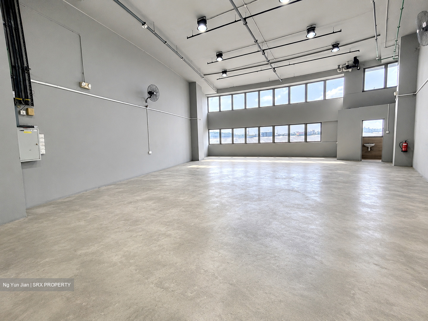 Carros Centre (D25), Factory #588989131